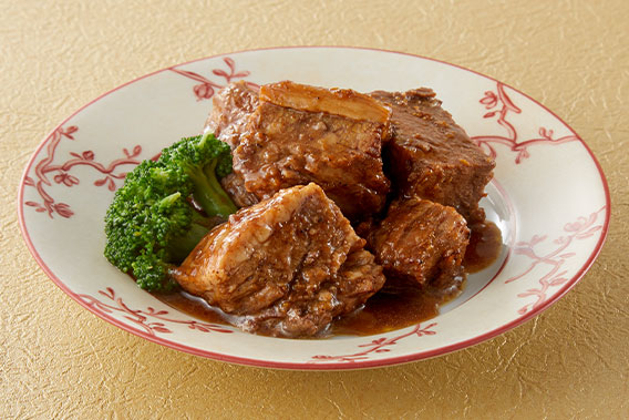 画像：牛肉の赤ワイン煮