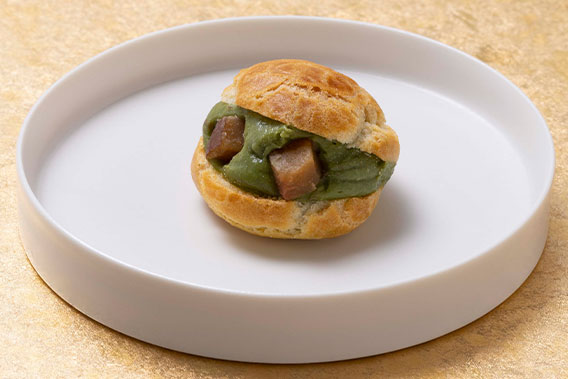 画像：抹茶と栗のプチシュー